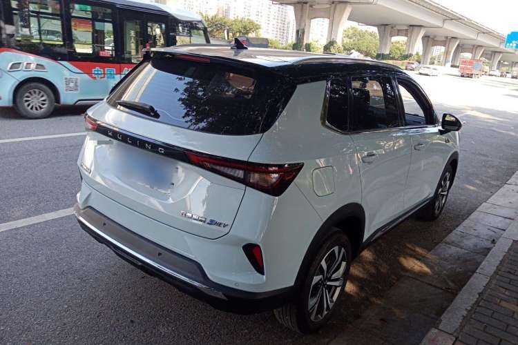 Used Wuling Asta 2022 2.0L DHT Electric-Speed Version Rear Right 45 Deg