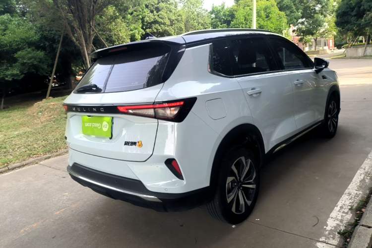 Used Wuling Asta 2022 2.0L DHT Electric-Speed Version Rear Right 45 Deg