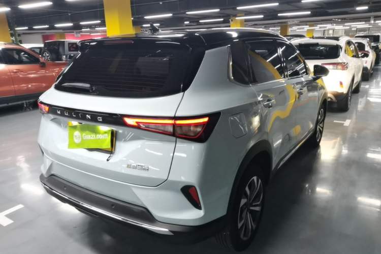 Used Wuling Asta 2022 2.0L DHT Electric-Speed Version Rear Right 45 Deg