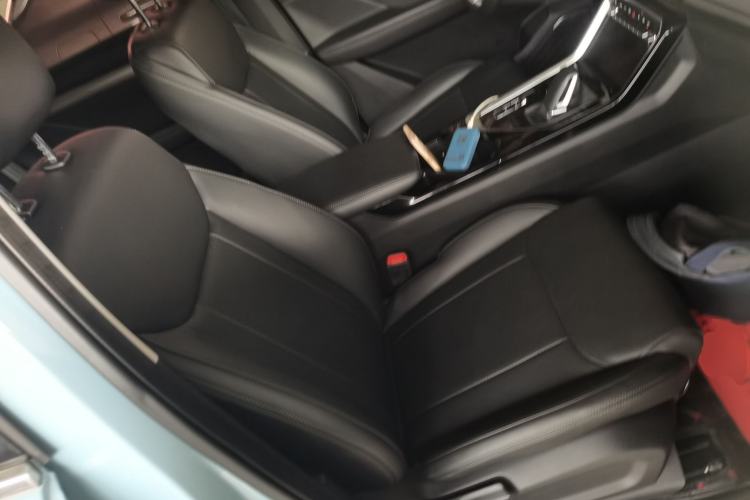 Used Wuling Asta 2022 2.0L DHT Electric Power Version Right Front Seat