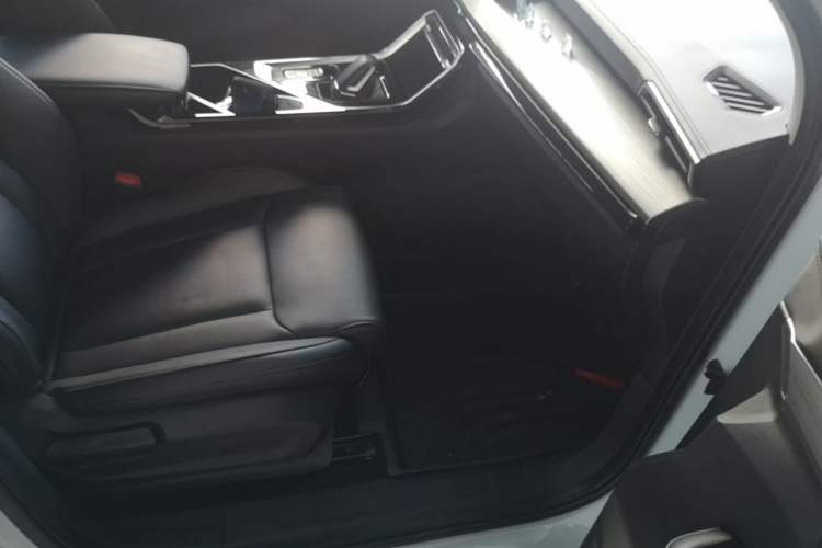 Used Wuling Asta 2022 2.0L DHT Electric Power Version Right Front Seat