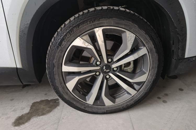 Used Wuling Asta 2022 2.0L DHT Electric-Speed Version Right Front Wheel Hub