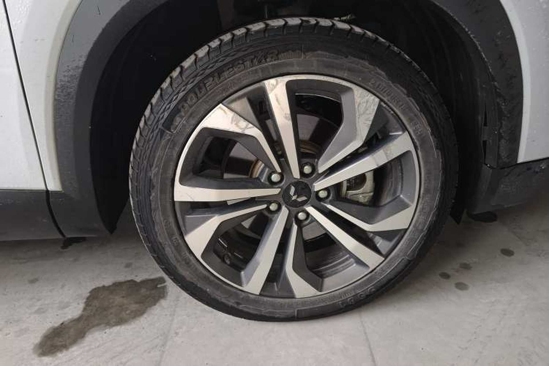Used Wuling Asta 2022 2.0L DHT Electric-Speed Version Right Front Wheel Hub