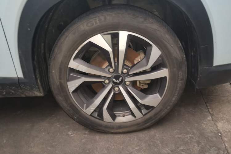 Used Wuling Asta 2022 2.0L DHT Electric-Speed Version Right Front Wheel Hub