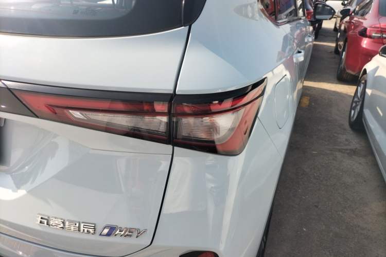 Used Wuling Asta 2022 2.0L DHT Electric-Speed Version Right Rear Taillight