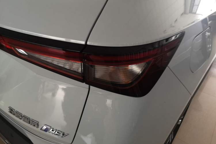 Used Wuling Asta 2022 2.0L DHT Electric-Speed Version Right Rear Taillight