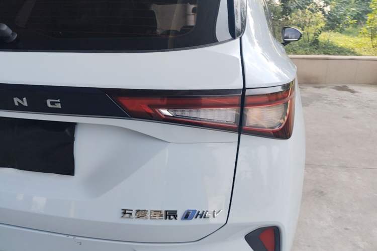 Used Wuling Asta 2022 2.0L DHT Electric-Speed Version Right Rear Taillight