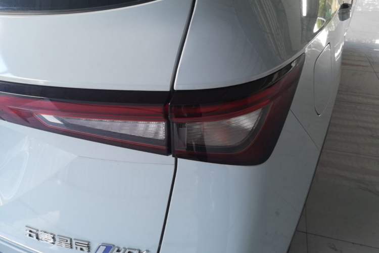 Used Wuling Asta 2022 2.0L DHT Electric Power Version Right Rear Taillight