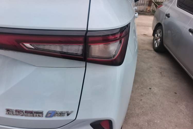 Used Wuling Asta 2022 2.0L DHT Electric-Speed Version Right Rear Taillight