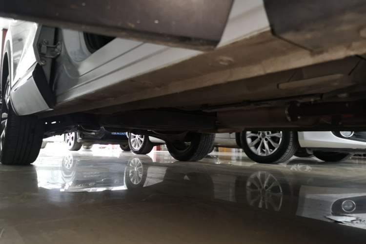 Used Wuling Asta 2022 2.0L DHT Electric-Speed Version Right Side Sill