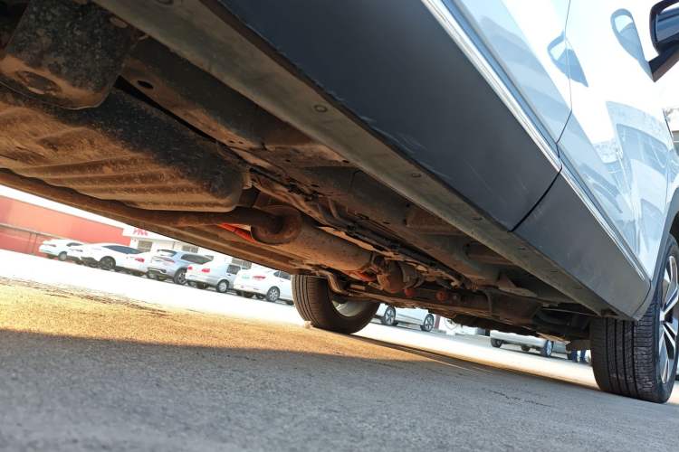 Used Wuling Asta 2022 2.0L DHT Electric-Speed Version Right Side Sill