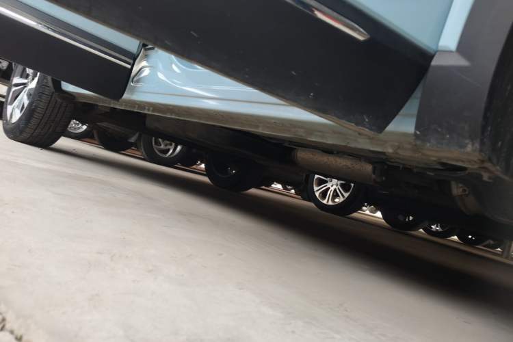 Used Wuling Asta 2022 2.0L DHT Electric Power Version Right Side Sill