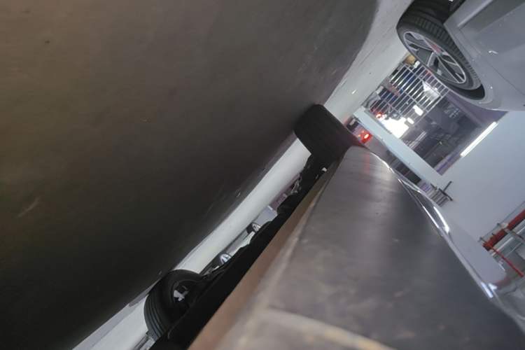 Used Wuling Asta 2022 2.0L DHT Electric-Speed Version Right Side Sill