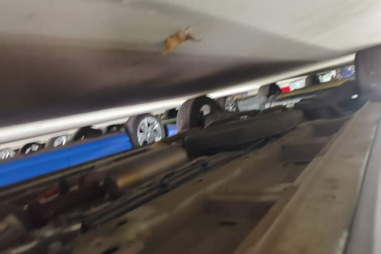 Used Wuling Asta 2022 2.0L DHT Electric-Speed Version Right Side Sill