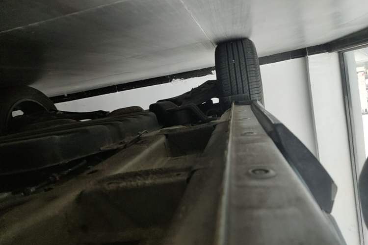 Used Wuling Asta 2022 2.0L DHT Electric-Speed Version Right Side Sill