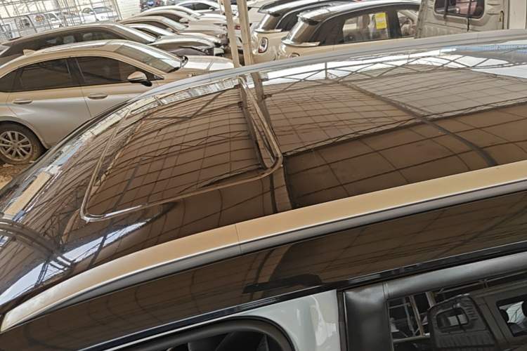 Used Wuling Asta 2022 2.0L DHT Electric-Speed Version Roof