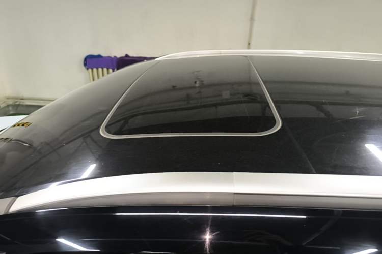 Used Wuling Asta 2022 2.0L DHT Electric-Speed Version Roof