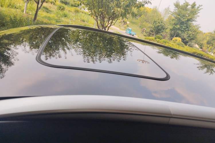 Used Wuling Asta 2022 2.0L DHT Electric-Speed Version Roof