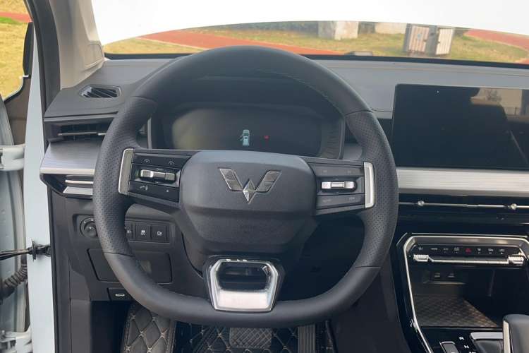 Used Wuling Asta 2022 2.0L DHT Electric-Speed Version Steering Wheel