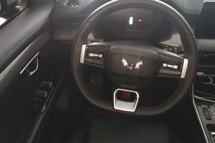 Used Wuling Asta 2022 2.0L DHT Electric-Speed Version Steering Wheel