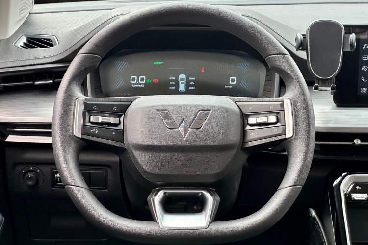 Used Wuling Asta 2022 2.0L DHT Electric Power Version Steering Wheel