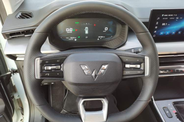 Used Wuling Asta 2022 2.0L DHT Electric-Speed Version Steering Wheel