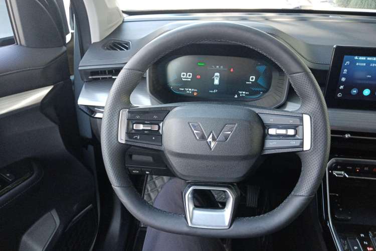 Used Wuling Asta 2022 2.0L DHT Electric-Speed Version Steering Wheel