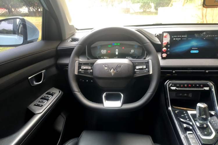 Used Wuling Asta 2022 2.0L DHT Electric-Speed Version Steering Wheel