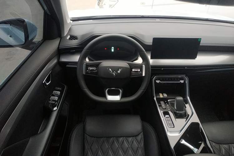 Used Wuling Asta 2022 2.0L DHT Electric-Speed Version Steering Wheel