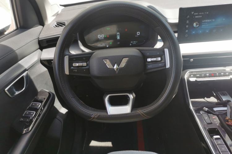 Used Wuling Asta 2022 2.0L DHT Electric-Speed Version Steering Wheel