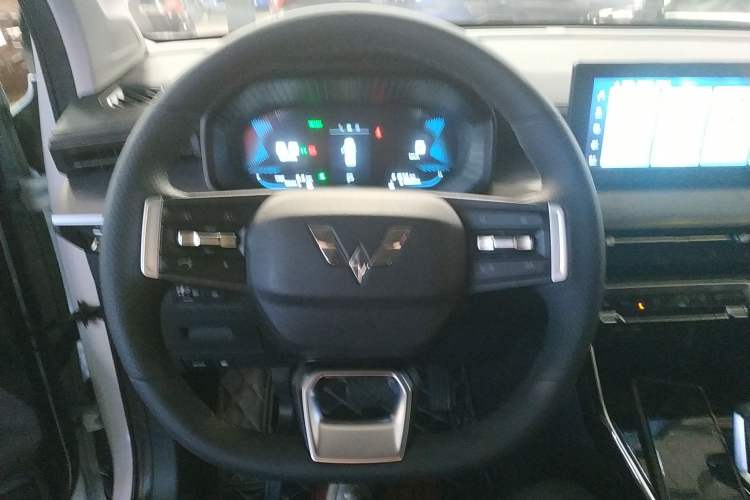 Used Wuling Asta 2022 2.0L DHT Electric-Speed Version Steering Wheel