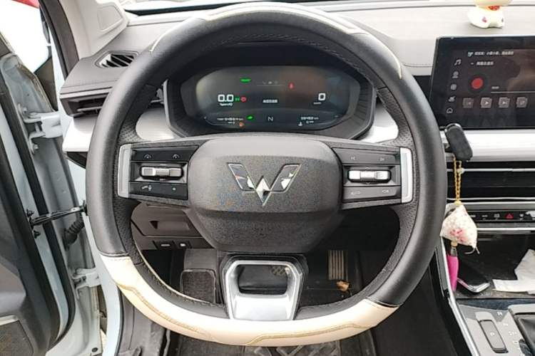 Used Wuling Asta 2022 2.0L DHT Electric-Speed Version Steering Wheel
