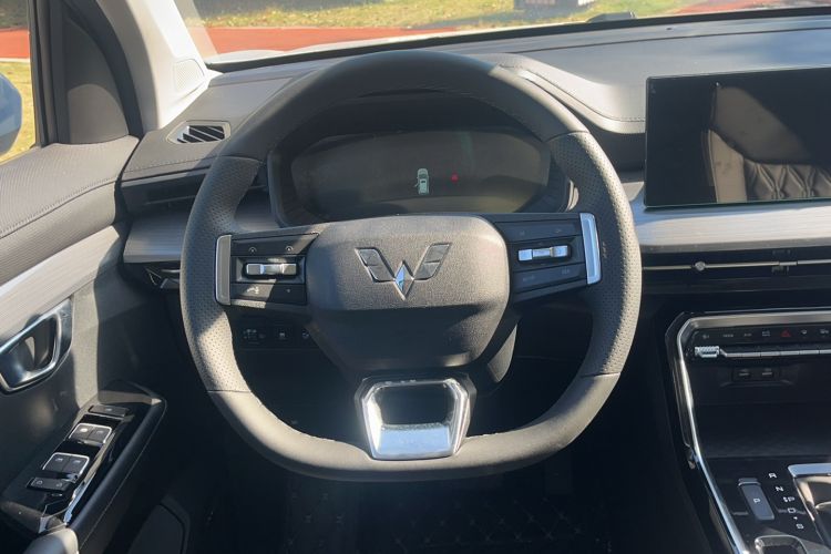 Used Wuling Asta 2022 2.0L DHT Electric-Speed Version Steering Wheel
