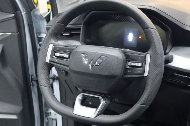 Used Wuling Asta 2022 2.0L DHT Electric-Speed Version Steering Wheel