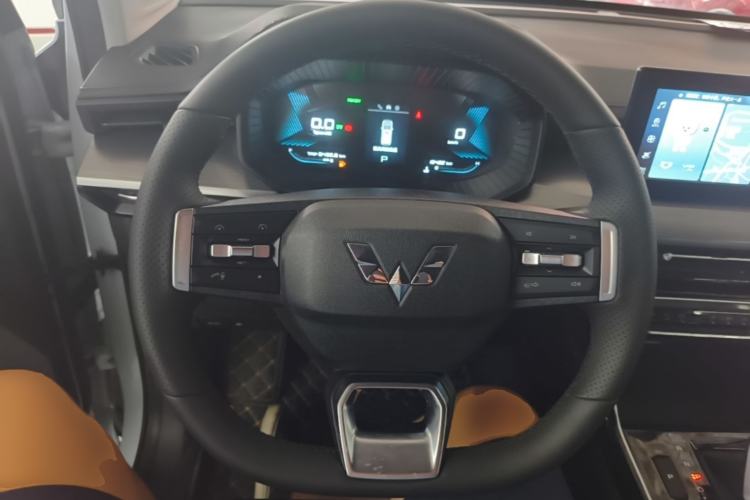 Used Wuling Asta 2022 2.0L DHT Electric-Speed Version Steering Wheel