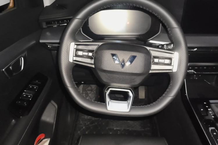 Used Wuling Asta 2022 2.0L DHT Electric-Speed Version Steering Wheel
