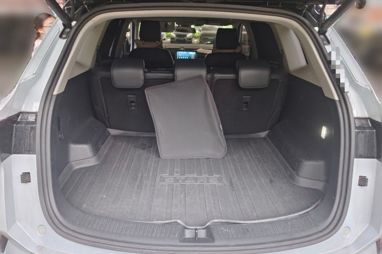Used Wuling Asta 2022 2.0L DHT Electric-Speed Version Trunk