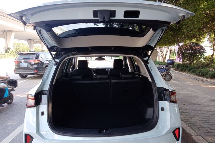 Used Wuling Asta 2022 2.0L DHT Electric-Speed Version Trunk