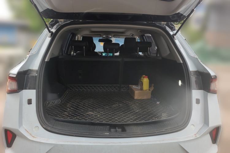 Used Wuling Asta 2022 2.0L DHT Electric-Speed Version Trunk