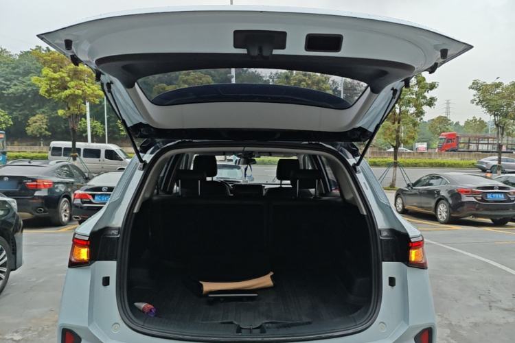 Used Wuling Asta 2022 2.0L DHT Electric-Speed Version Trunk