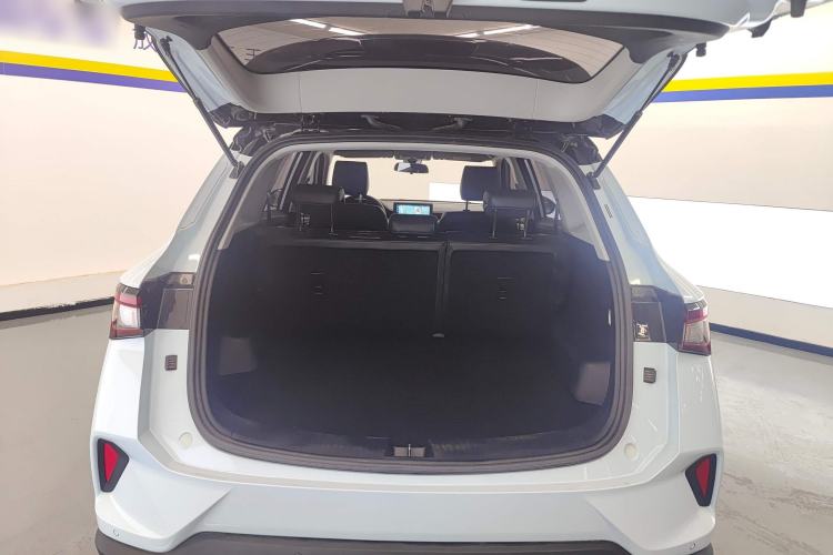 Used Wuling Asta 2022 2.0L DHT Electric-Speed Version Trunk
