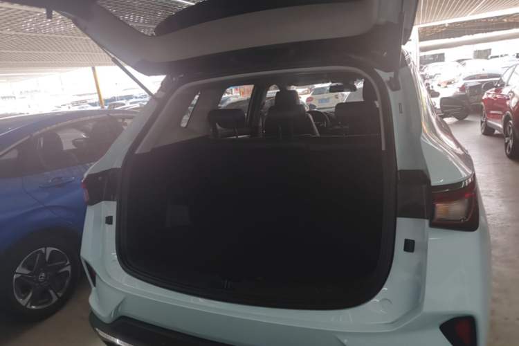 Used Wuling Asta 2022 2.0L DHT Electric-Speed Version Trunk