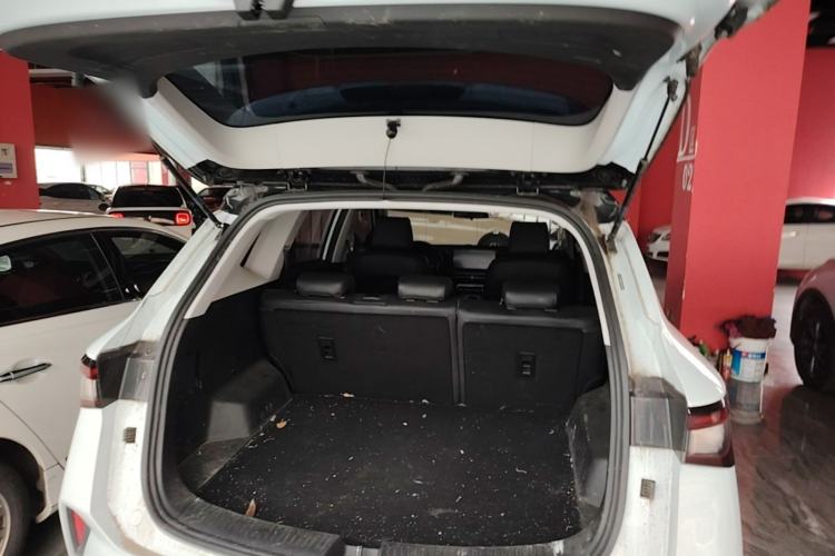 Used Wuling Asta 2022 2.0L DHT Electric-Speed Version Trunk