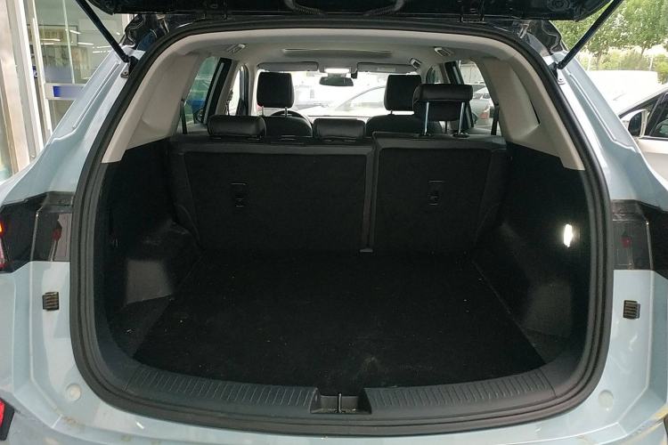 Used Wuling Asta 2022 2.0L DHT Electric-Speed Version Trunk