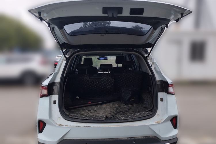 Used Wuling Asta 2022 2.0L DHT Electric-Speed Version Trunk