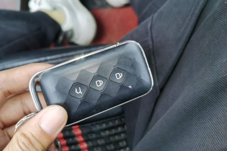 Used Wuling Asta 2022 2.0L DHT Electric-Speed Version Vehicle Key