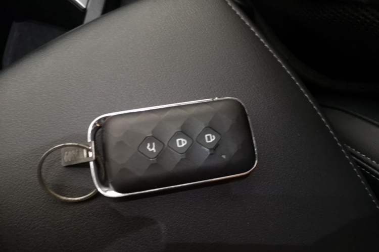 Used Wuling Asta 2022 2.0L DHT Electric-Speed Version Vehicle Key