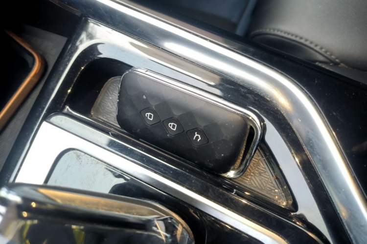 Used Wuling Asta 2022 2.0L DHT Electric-Speed Version Vehicle Key