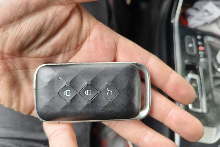 Used Wuling Asta 2022 2.0L DHT Electric-Speed Version Vehicle Key