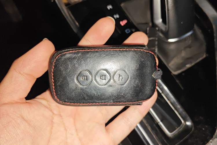 Used Wuling Asta 2022 2.0L DHT Electric-Speed Version Vehicle Key